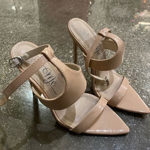 Size 6 beige heels